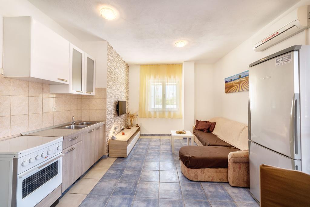 סרימה Apartments Marina מראה חיצוני תמונה